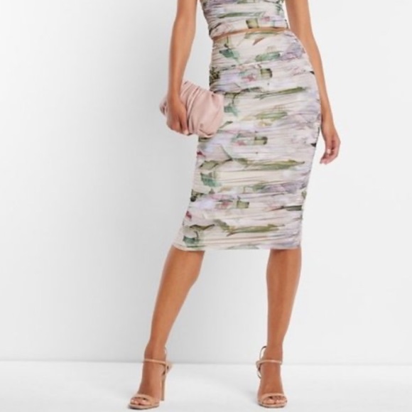 Express Dresses & Skirts - EUC EXPRESS BODY CONTOUR FLORAL MESH RUCHED MIDI SKIRT WITH BUILT IN SHAPEWEAR